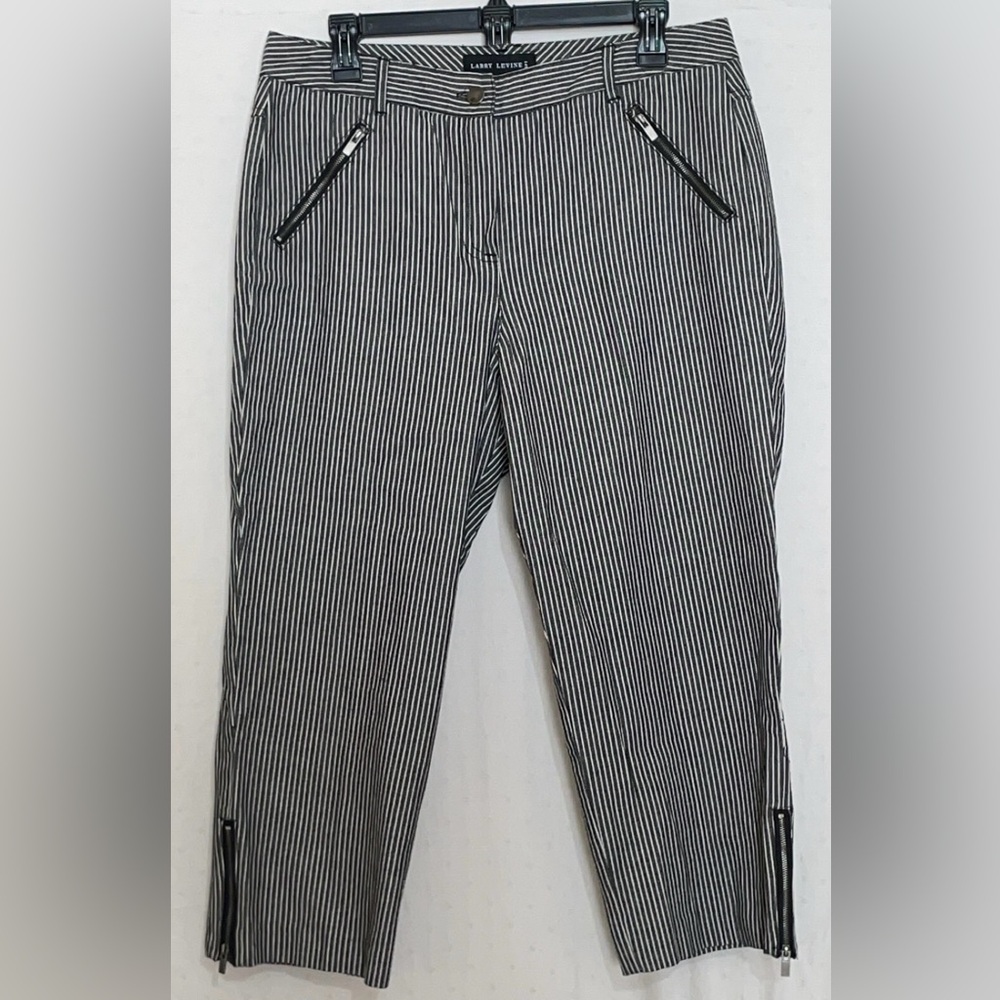 Larry Levine Women’s Dress Casual Pin Striped Cropped Pants Size 10 NWOT 💖